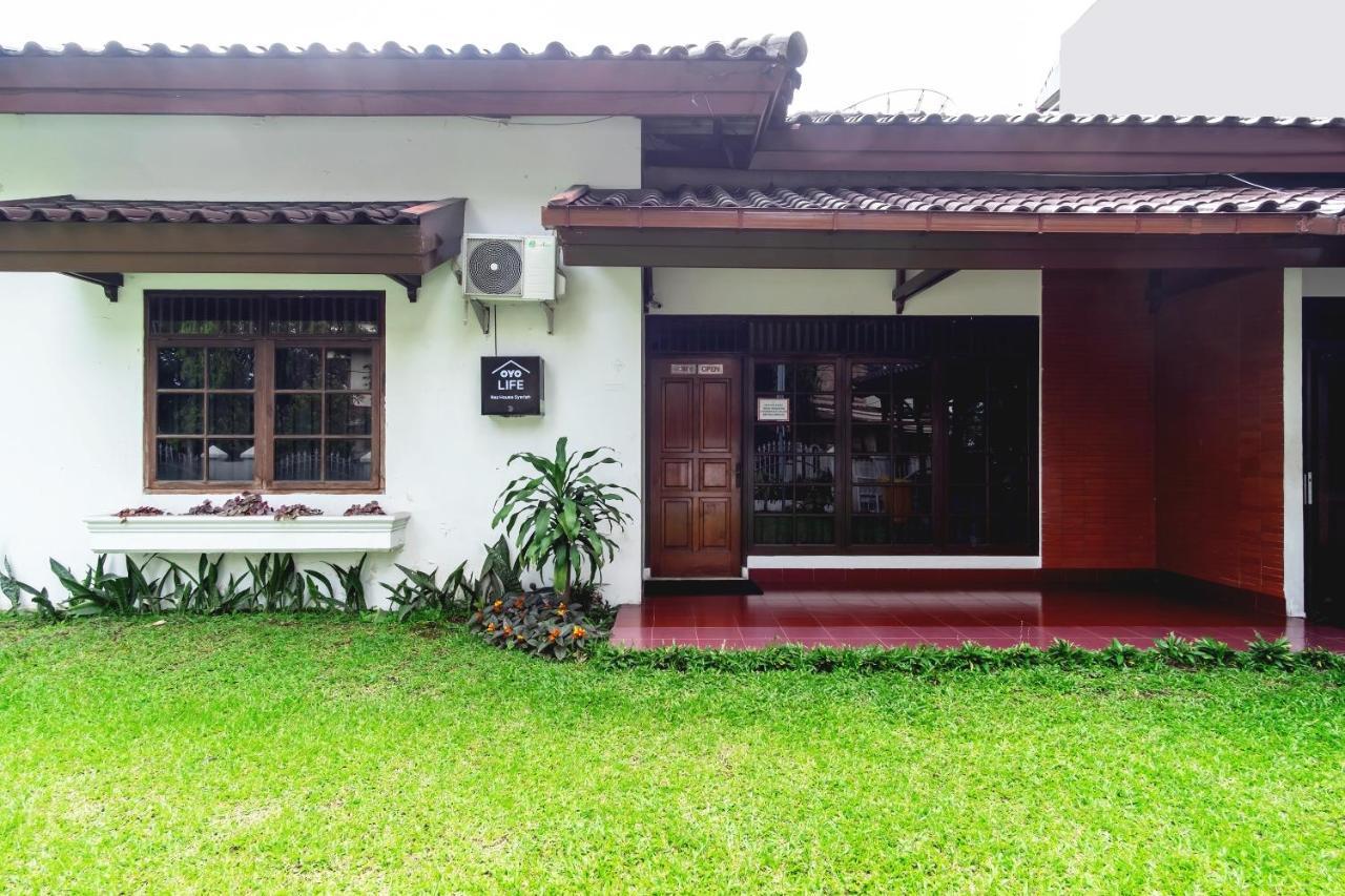 Hotel Oyo Living 2843 Raz House Syariah Medan