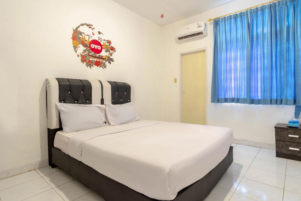 Hotel Oyo Living 2843 Raz House Syariah 2*