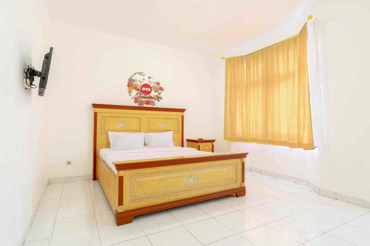 Oyo Living 2843 Raz House Syariah Hotel Medan