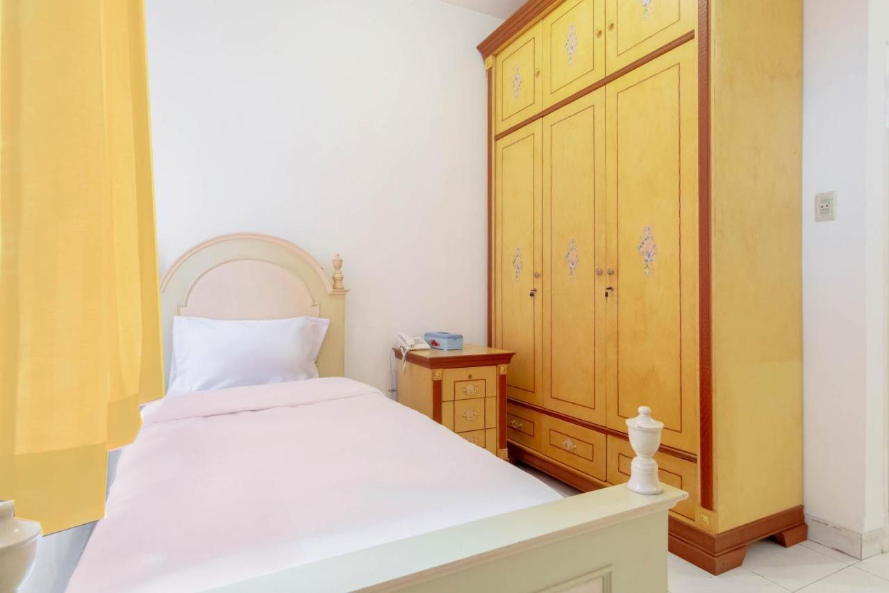 Hotel Oyo Living 2843 Raz House Syariah