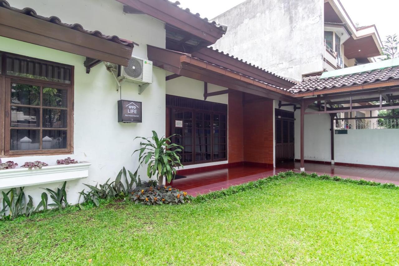 Oyo Living 2843 Raz House Syariah Hotel Medan
